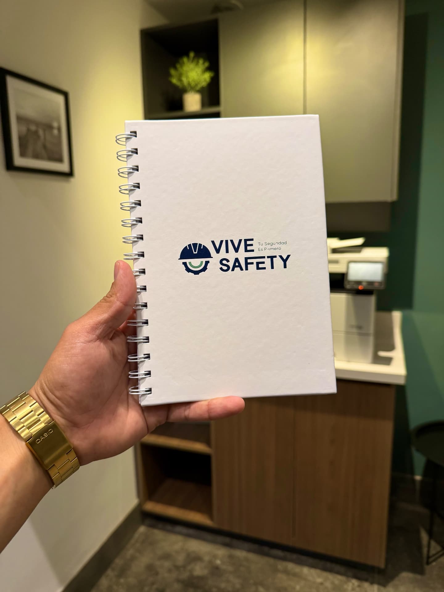 Libretas corporativas engargoladas con logotipo impreso