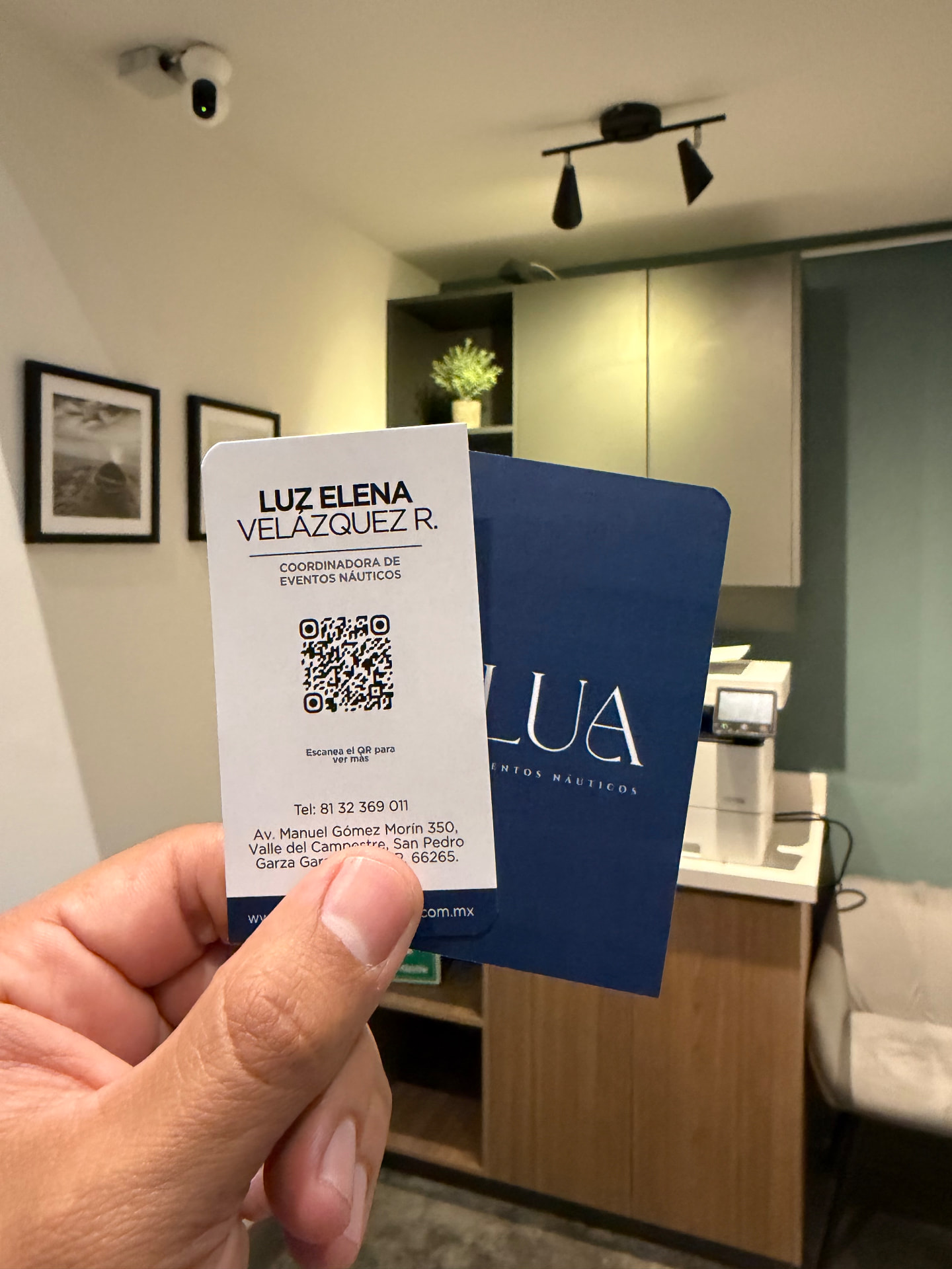 Tarjetas azul y blanco para coordinadora de eventos náuticos